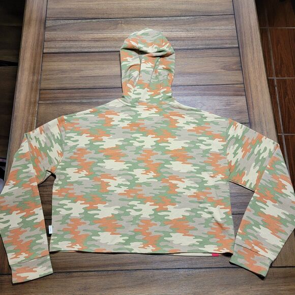 Magellan Outdoors X Shiner Bock Pullover LS Crop Hoodie Camo - Size Medium - Picture 4 of 6